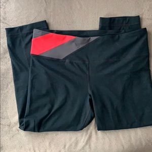 Underarmour Capri black workout pants medium